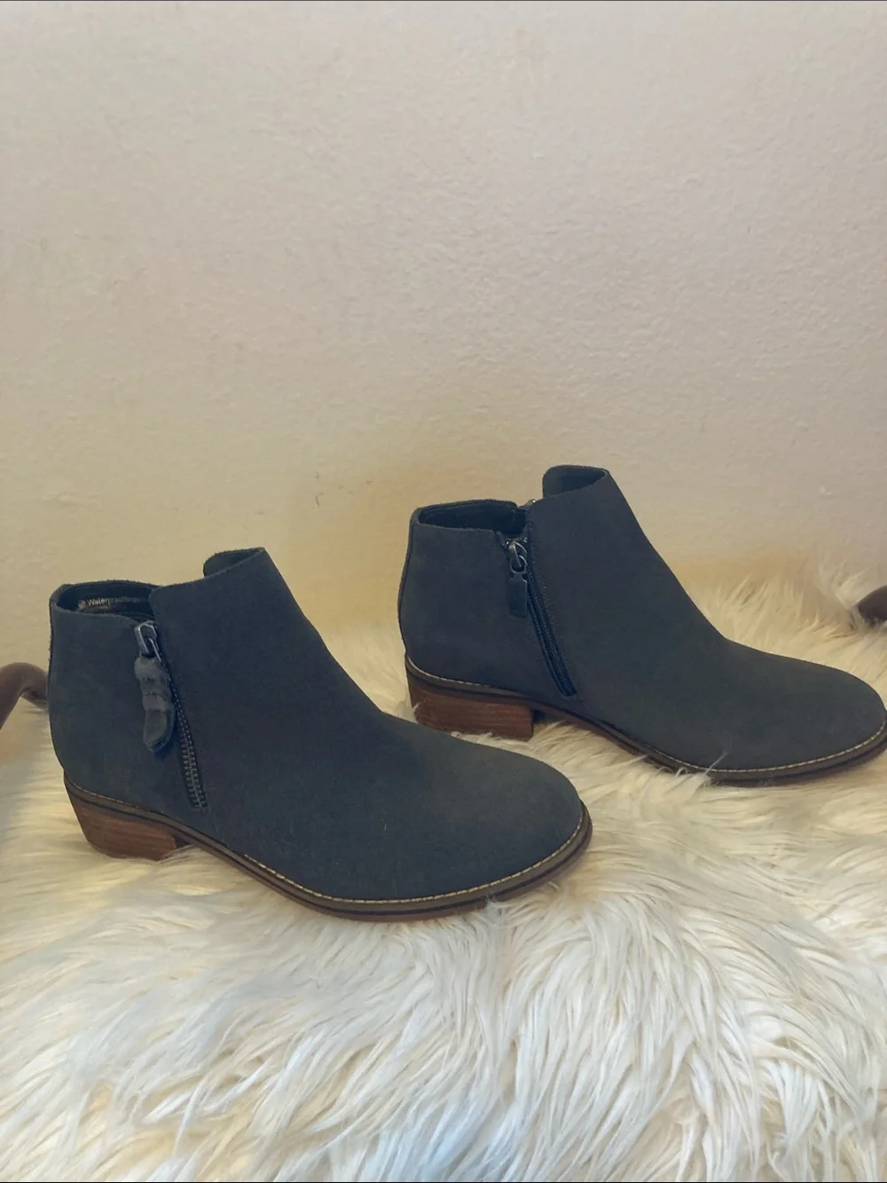 Blondo soft gray